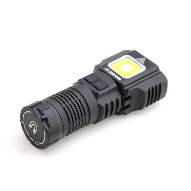 چراغ قوه 6 لامپ پرنور یمائو مدل YM-F302X چراغ قوه 6 لامپ پرنور برند یمائو مدل YM-F302X