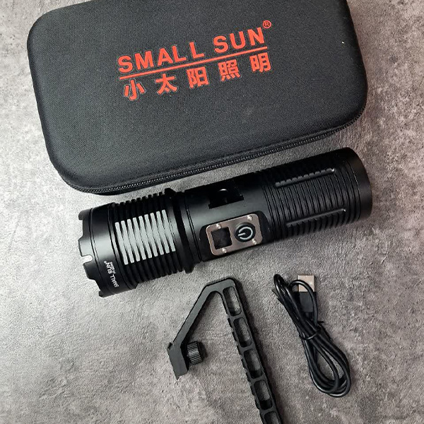 چراغ قوه زوم دار اسمال سان SMALL SUN ZY-S2303 چراغ قوه زوم دار اسمال سان SMALL SUN ZY-S2303