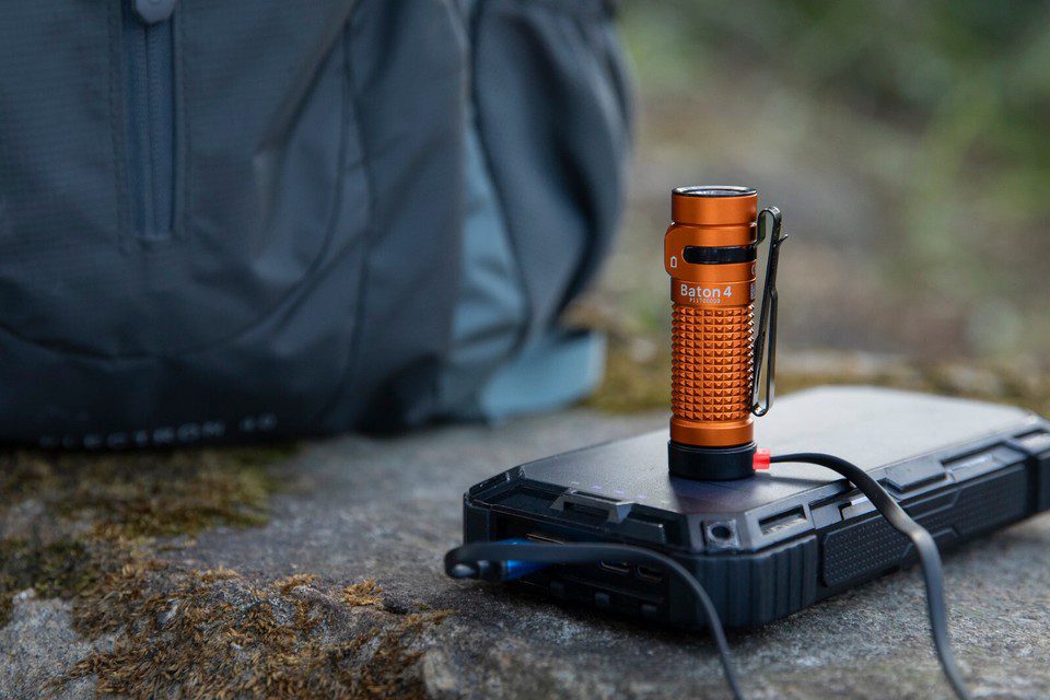 چراغ قوه اولایت جیبی OLight Baton 4 Orange چراغ قوه اولایت جیبی OLight Baton 4 Orange